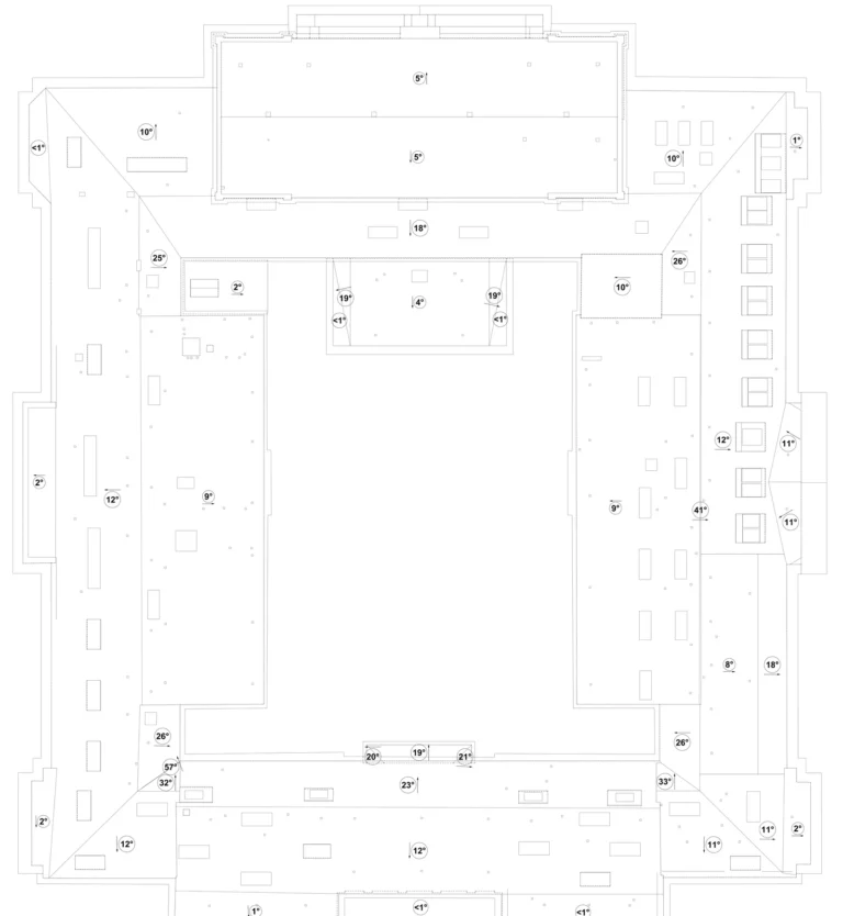 Dachplan des Rathauses Altona mit Neigung und Gefällerichtung je Dachfläche